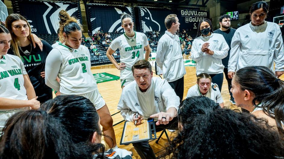 20221107_WBB_Women_s_Basketball_vs_Park_University_IH_0254_jpIRj - ESPN The Fan